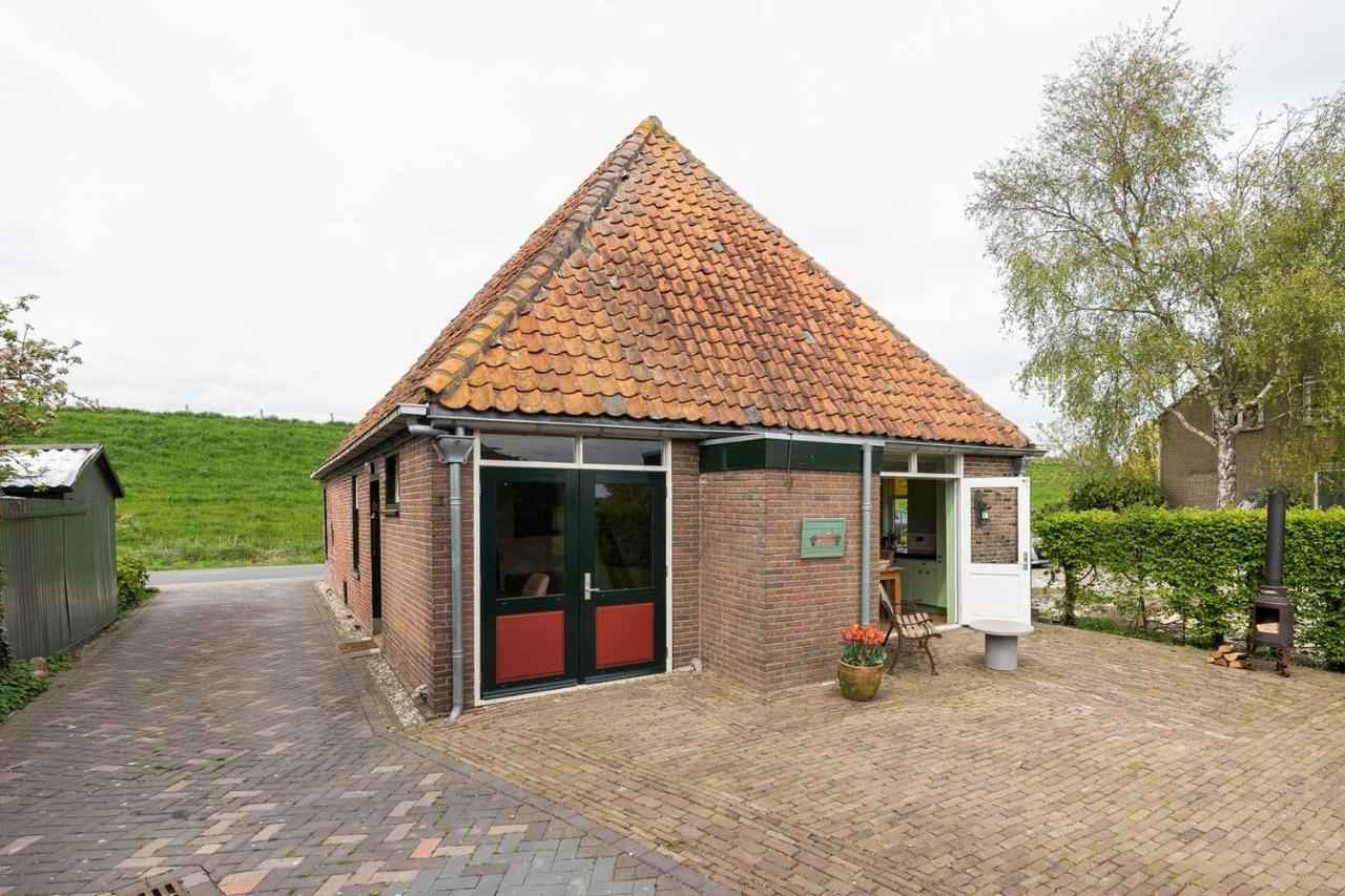 Private Characteristic Farmhouse Near The Lake Andijk Exterior photo